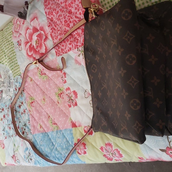 Crossbody handbag - Picture 2 of 3